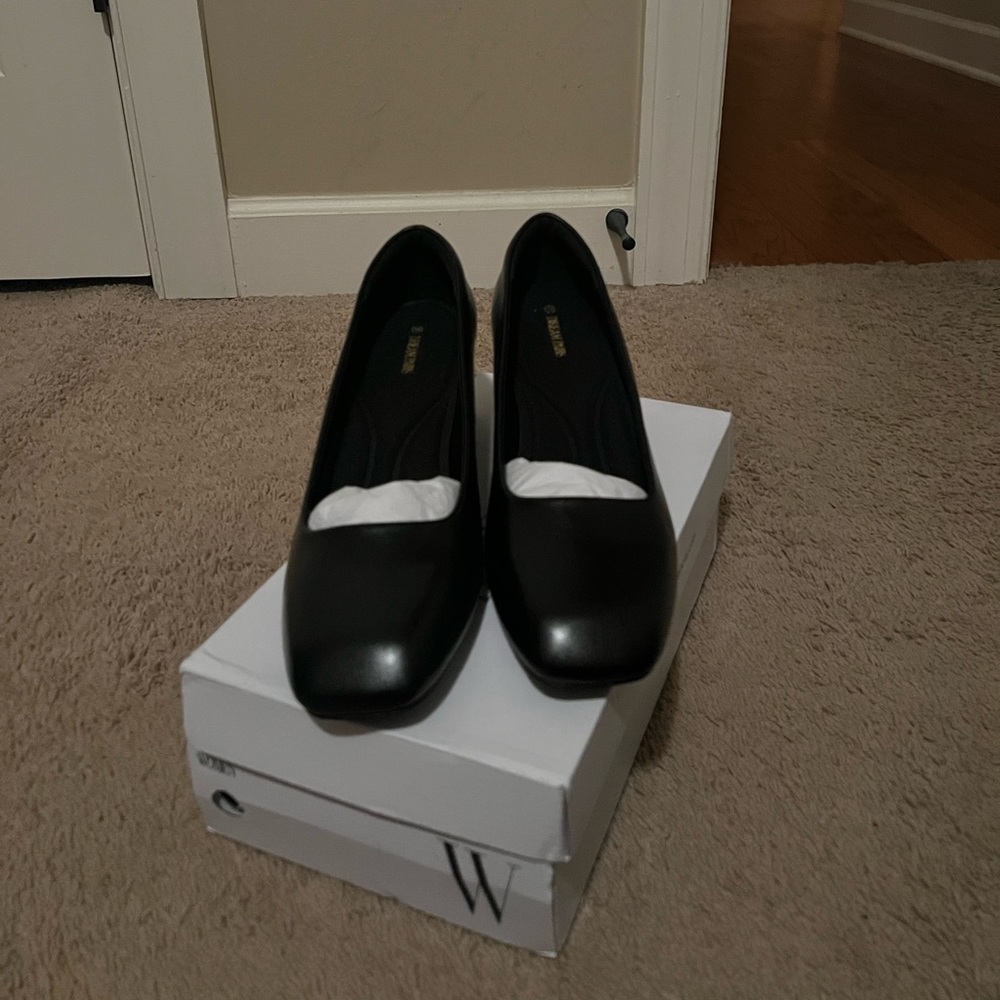 Ladies black heels